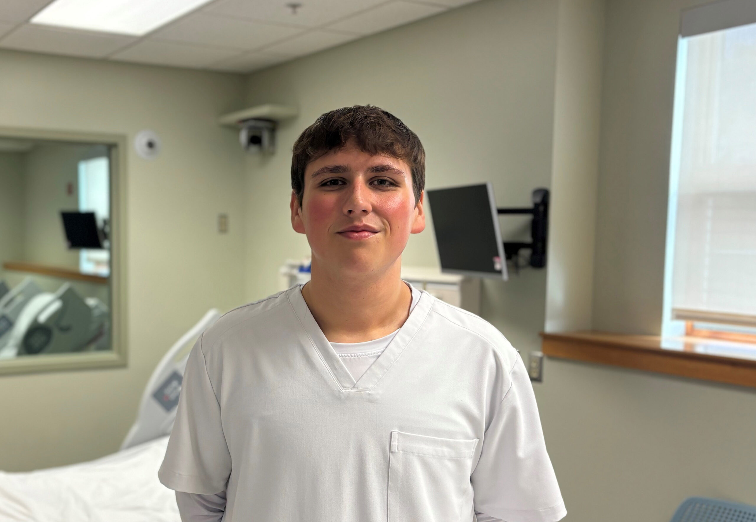 BREAKING THE MOLD JORDON SANDSTROM, NURSING Northern Maine Community